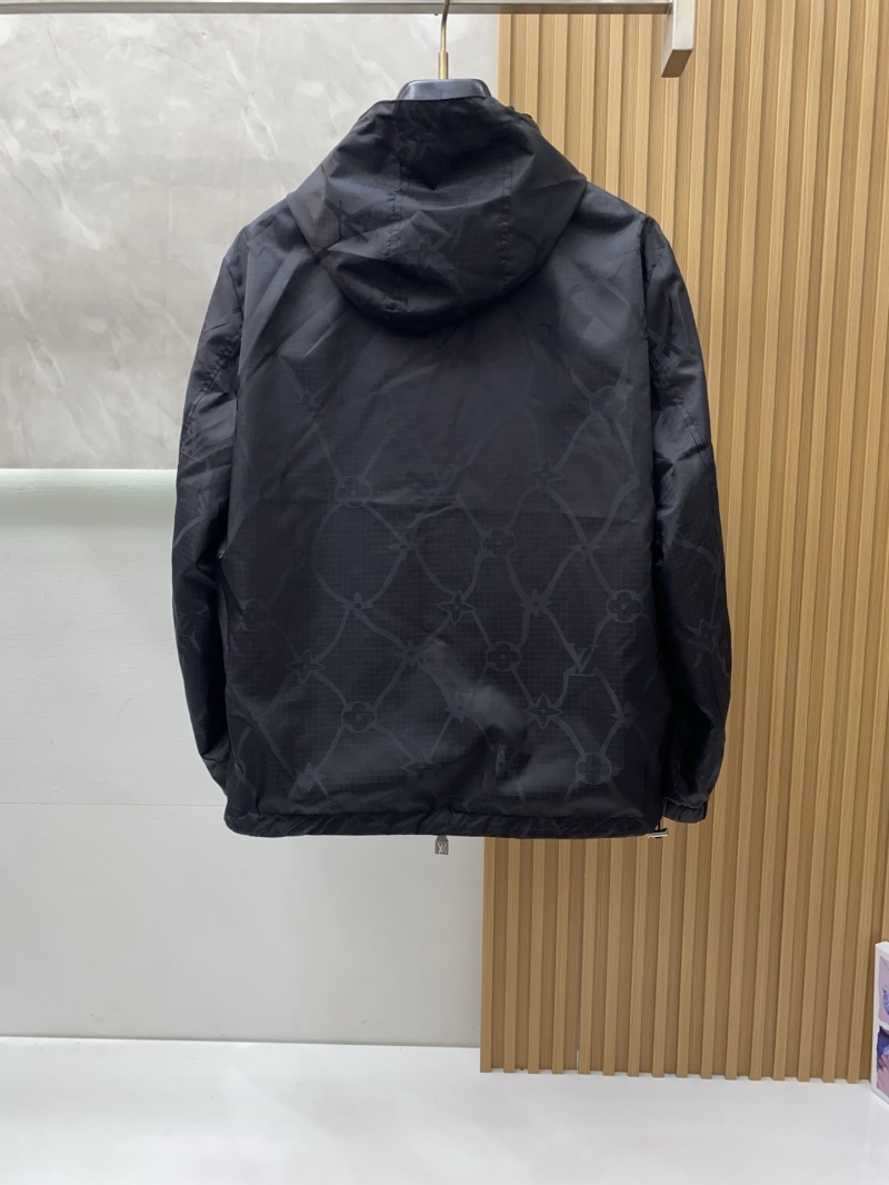 l0vis Vvtt0n outwear